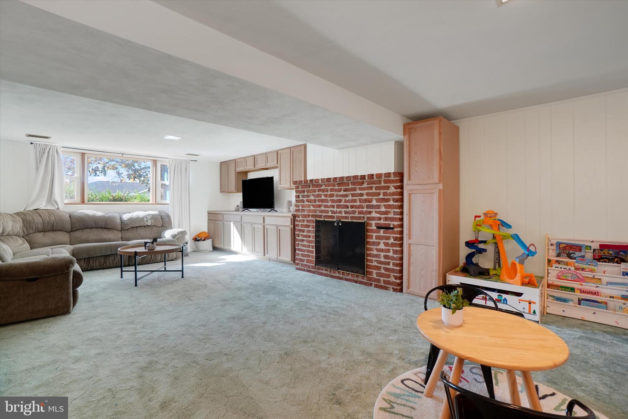 SUNSET LANE - Residential