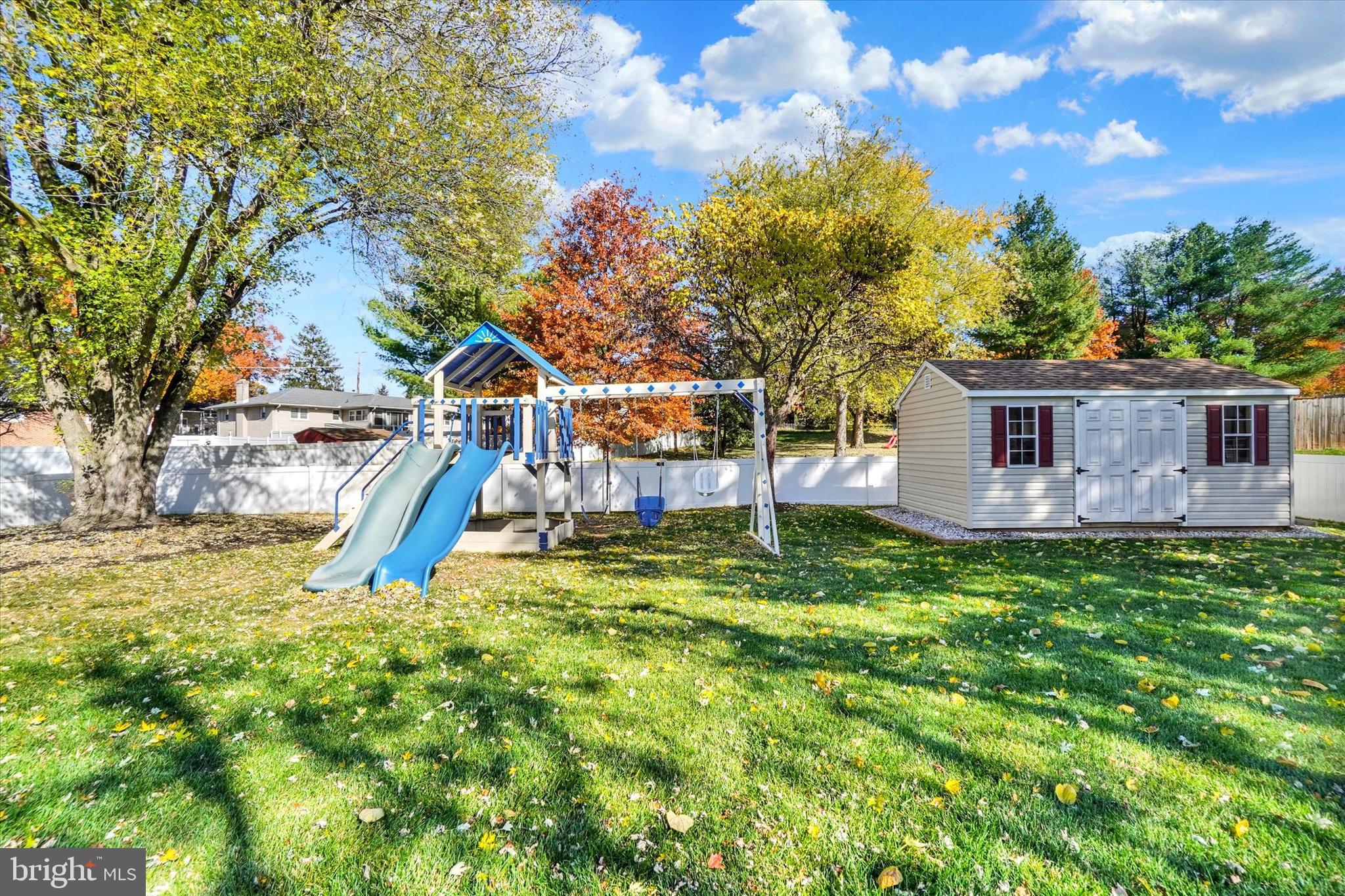 SUNSET LANE - Residential