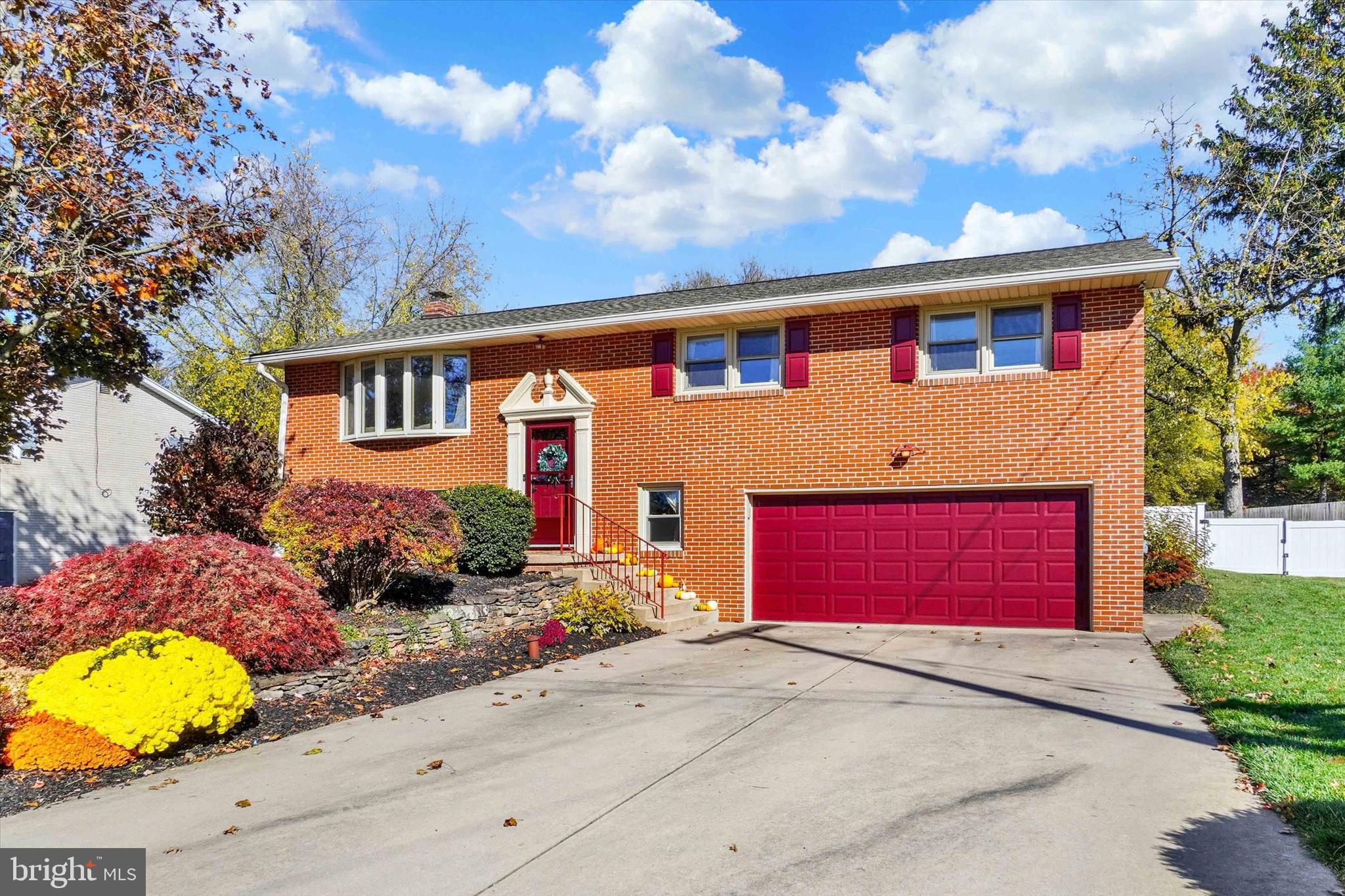 SUNSET LANE - Residential