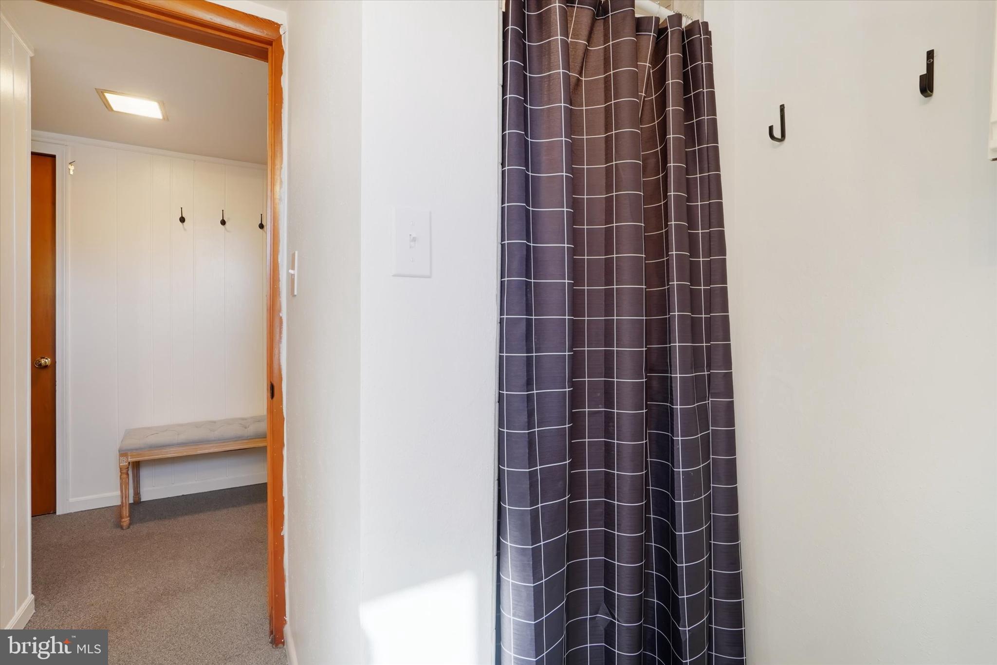 SUNSET LANE - Residential