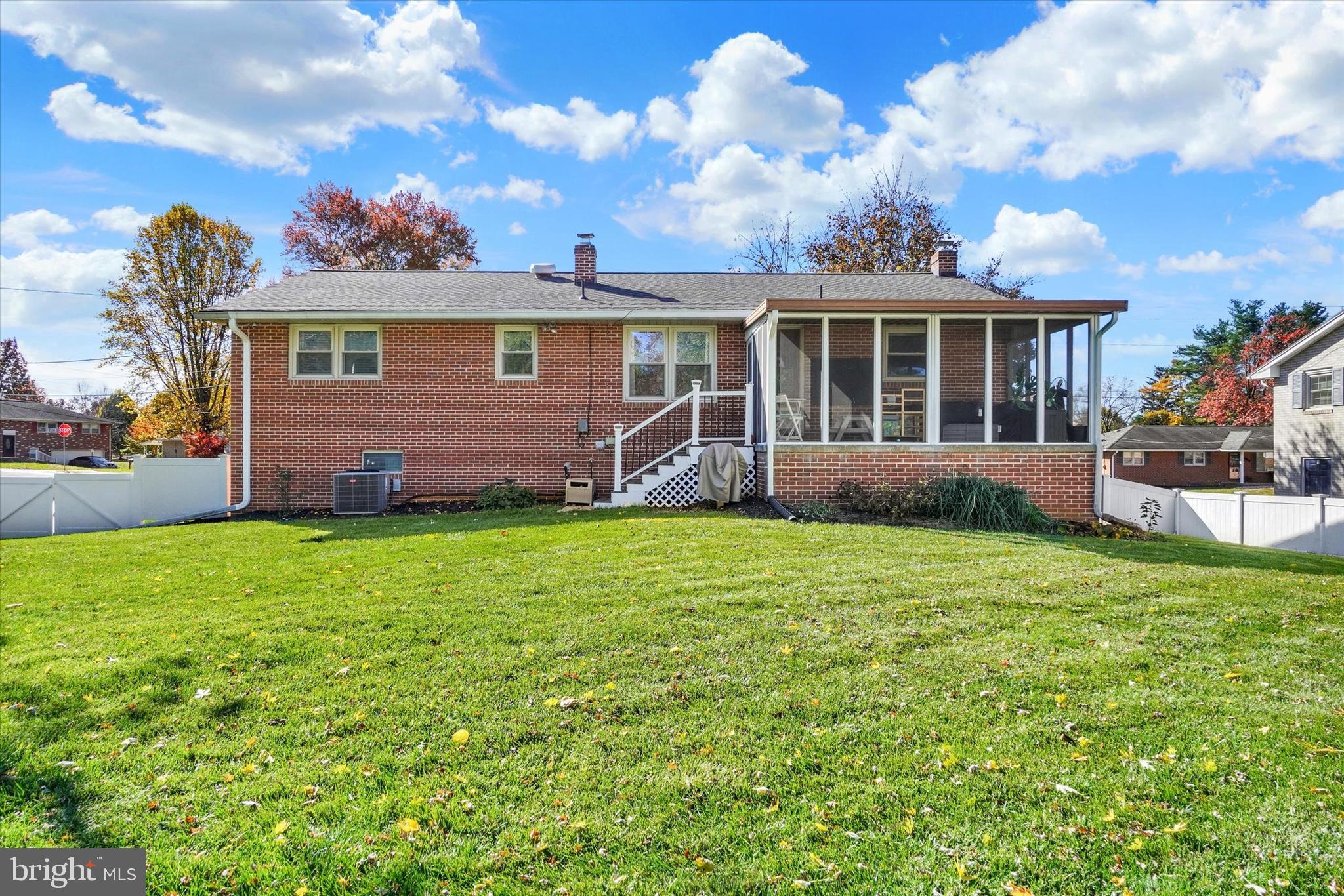 SUNSET LANE - Residential