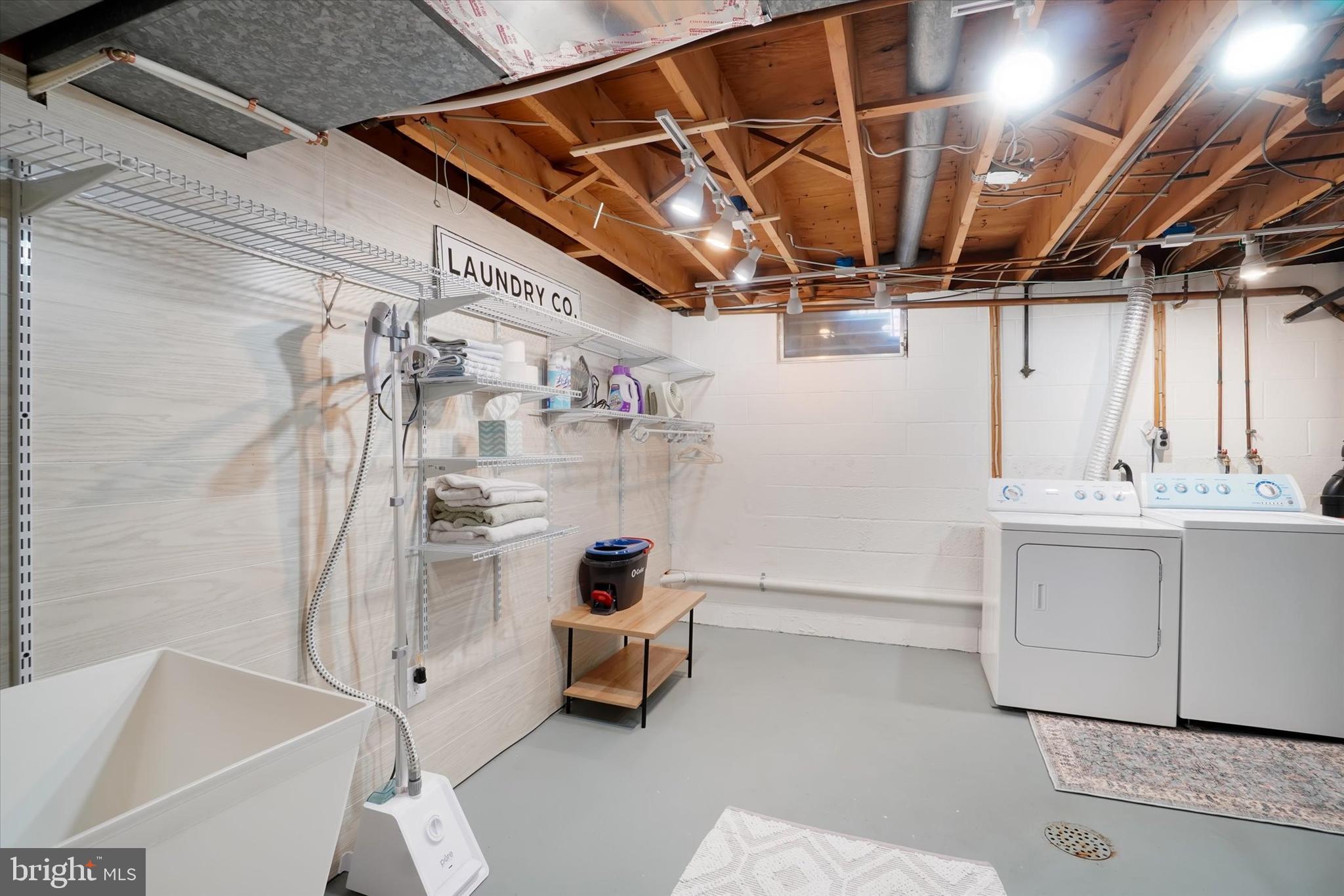 SUNSET LANE - Residential