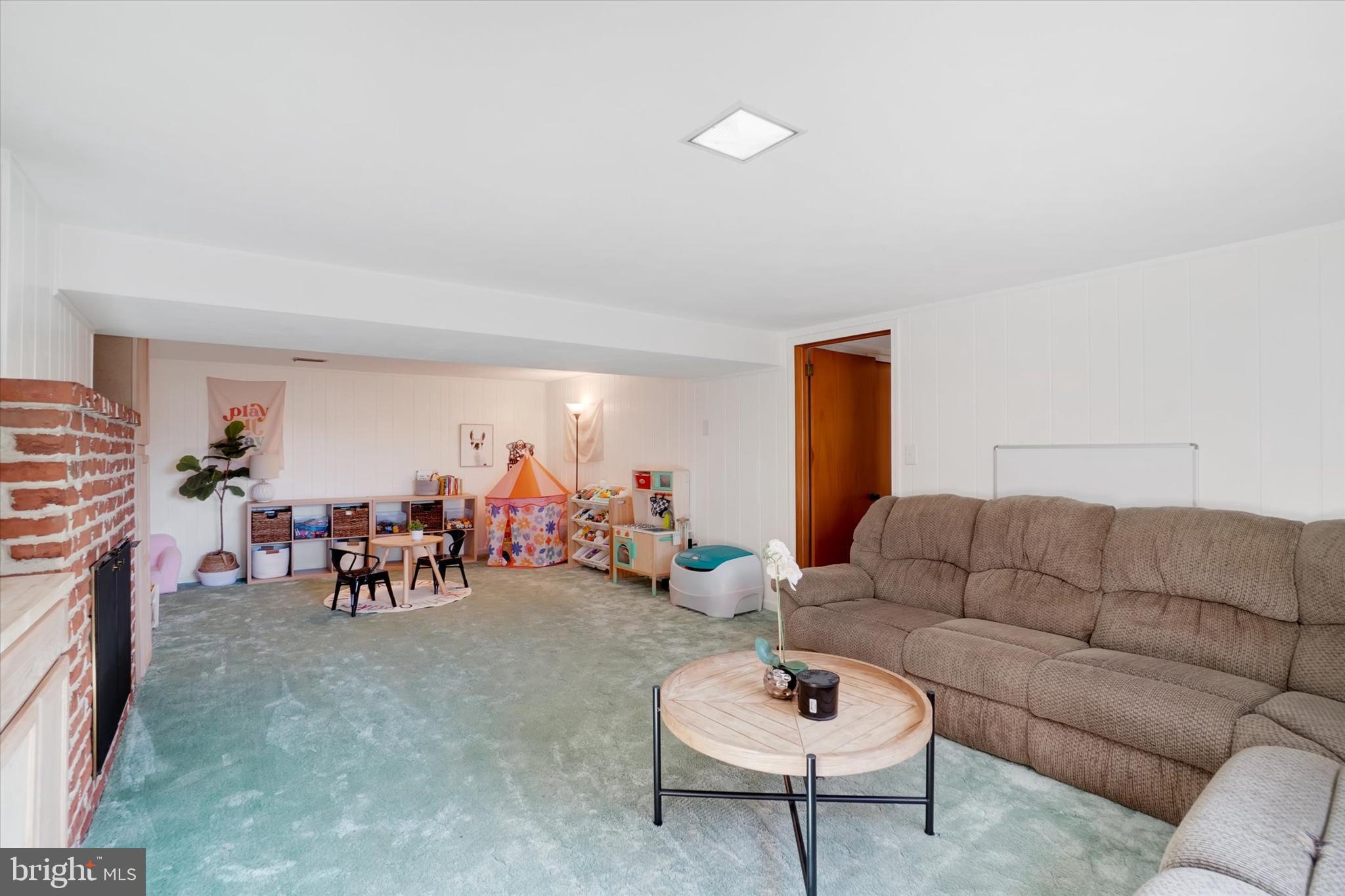 SUNSET LANE - Residential