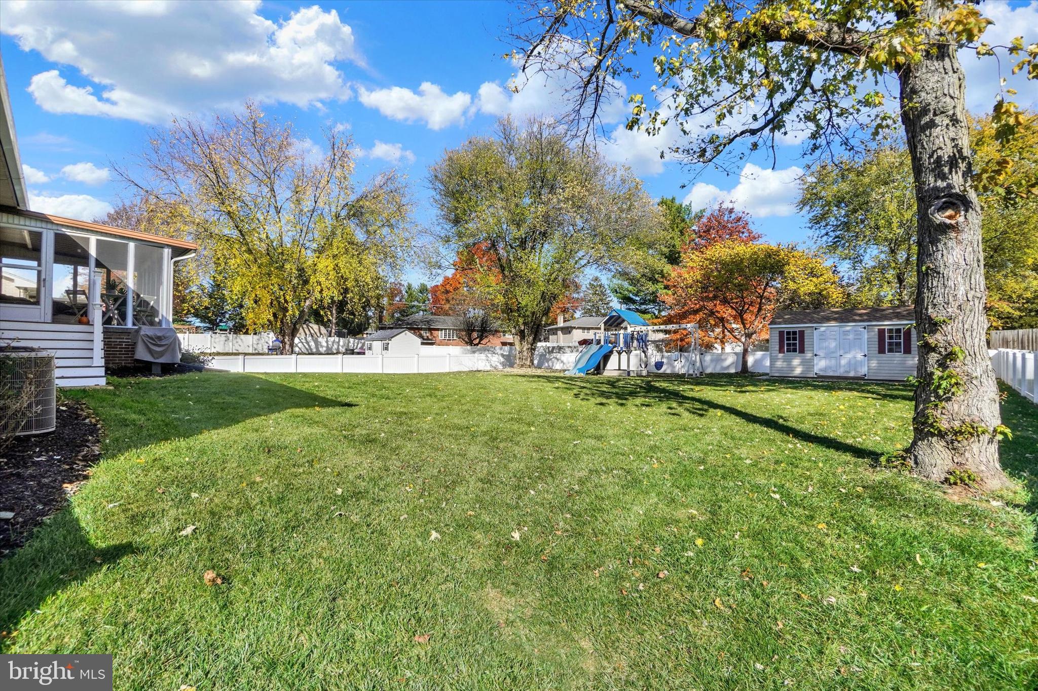 SUNSET LANE - Residential