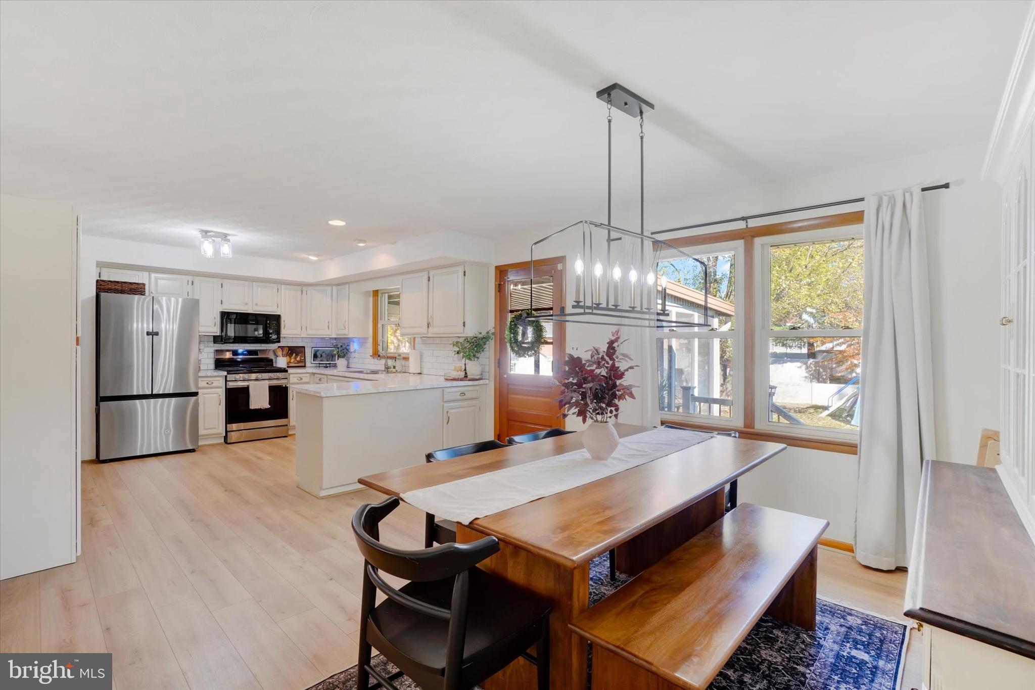 SUNSET LANE - Residential