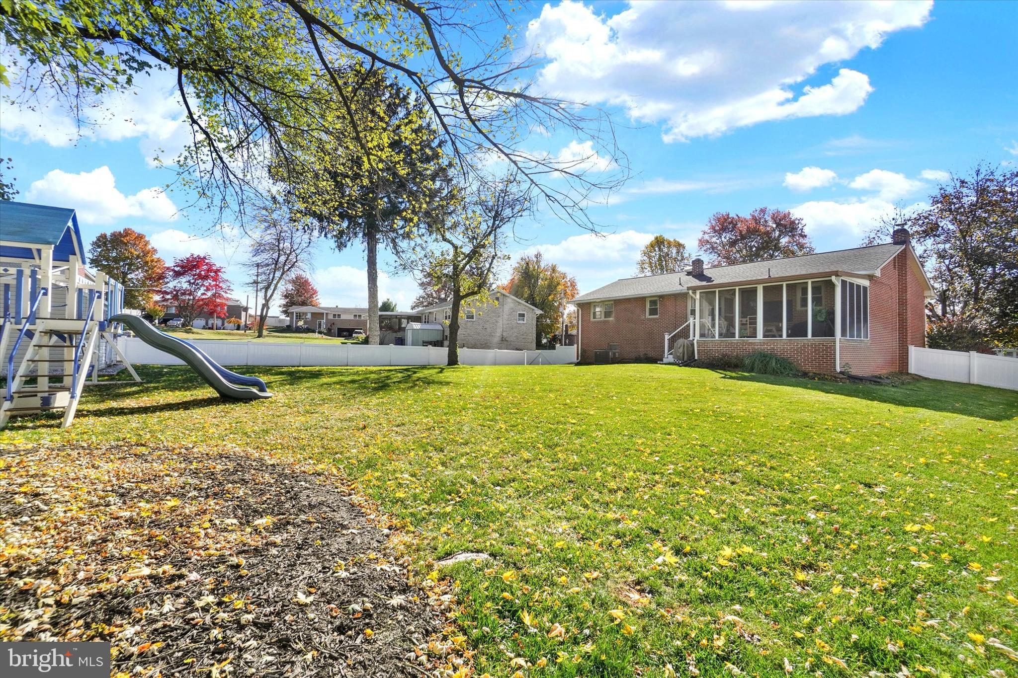 SUNSET LANE - Residential