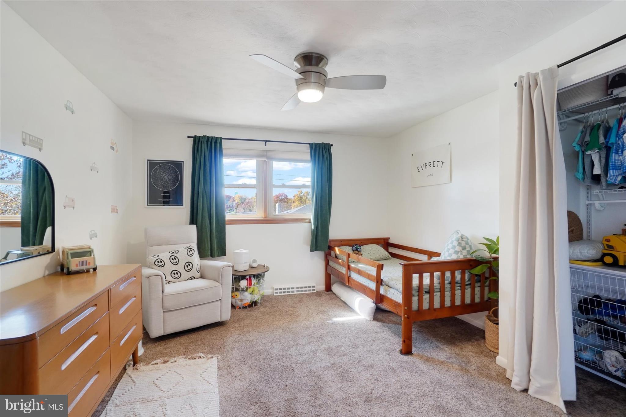 SUNSET LANE - Residential