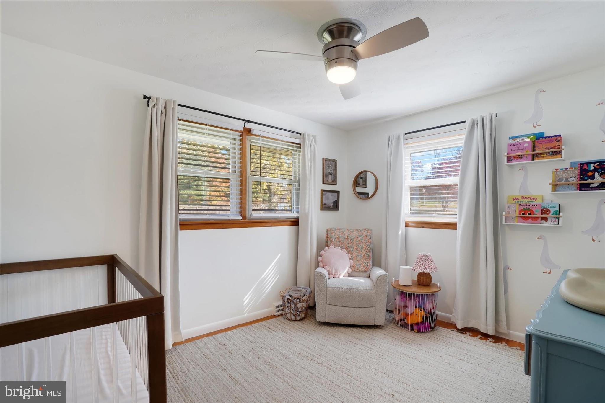 SUNSET LANE - Residential