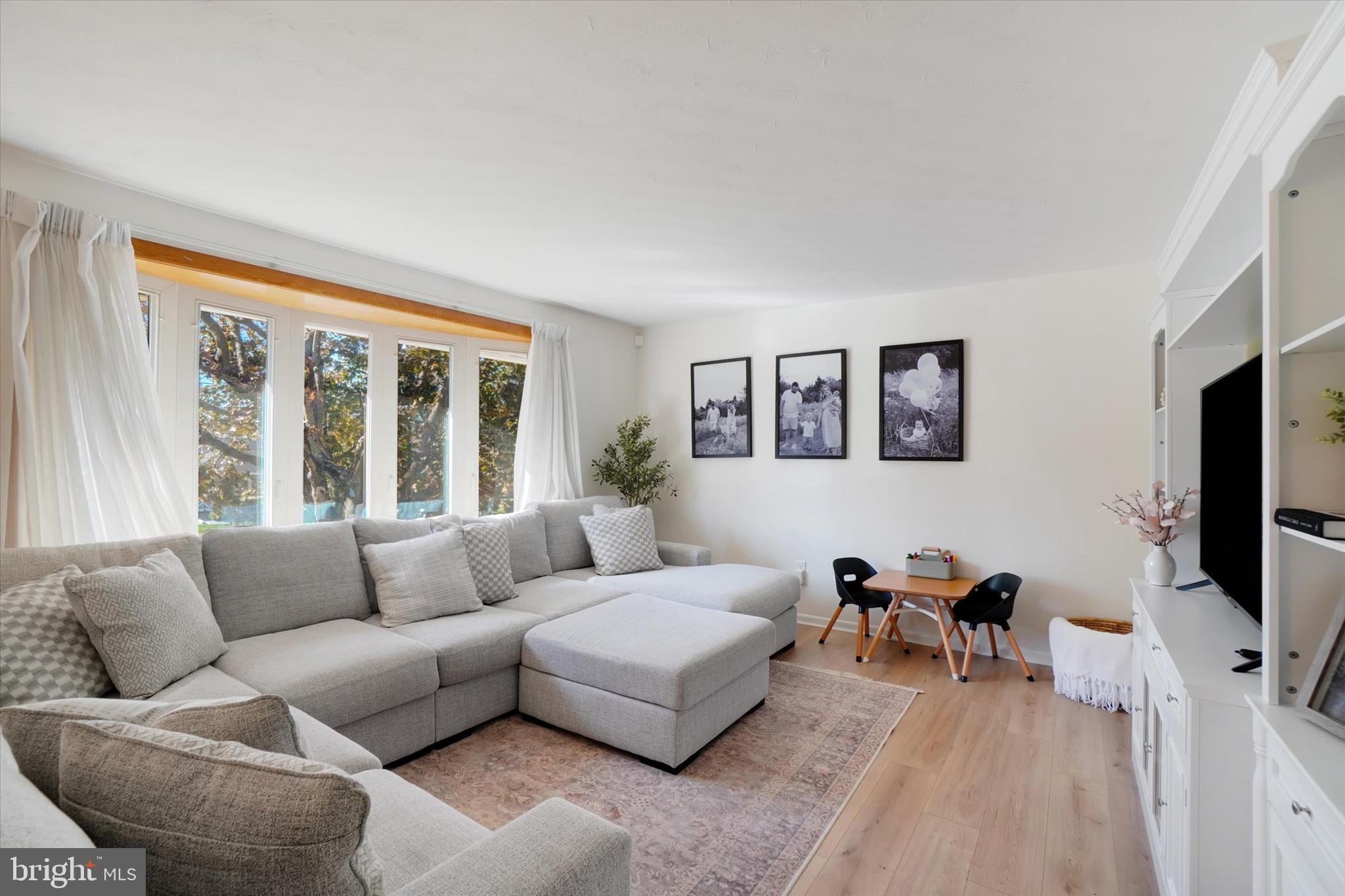 SUNSET LANE - Residential