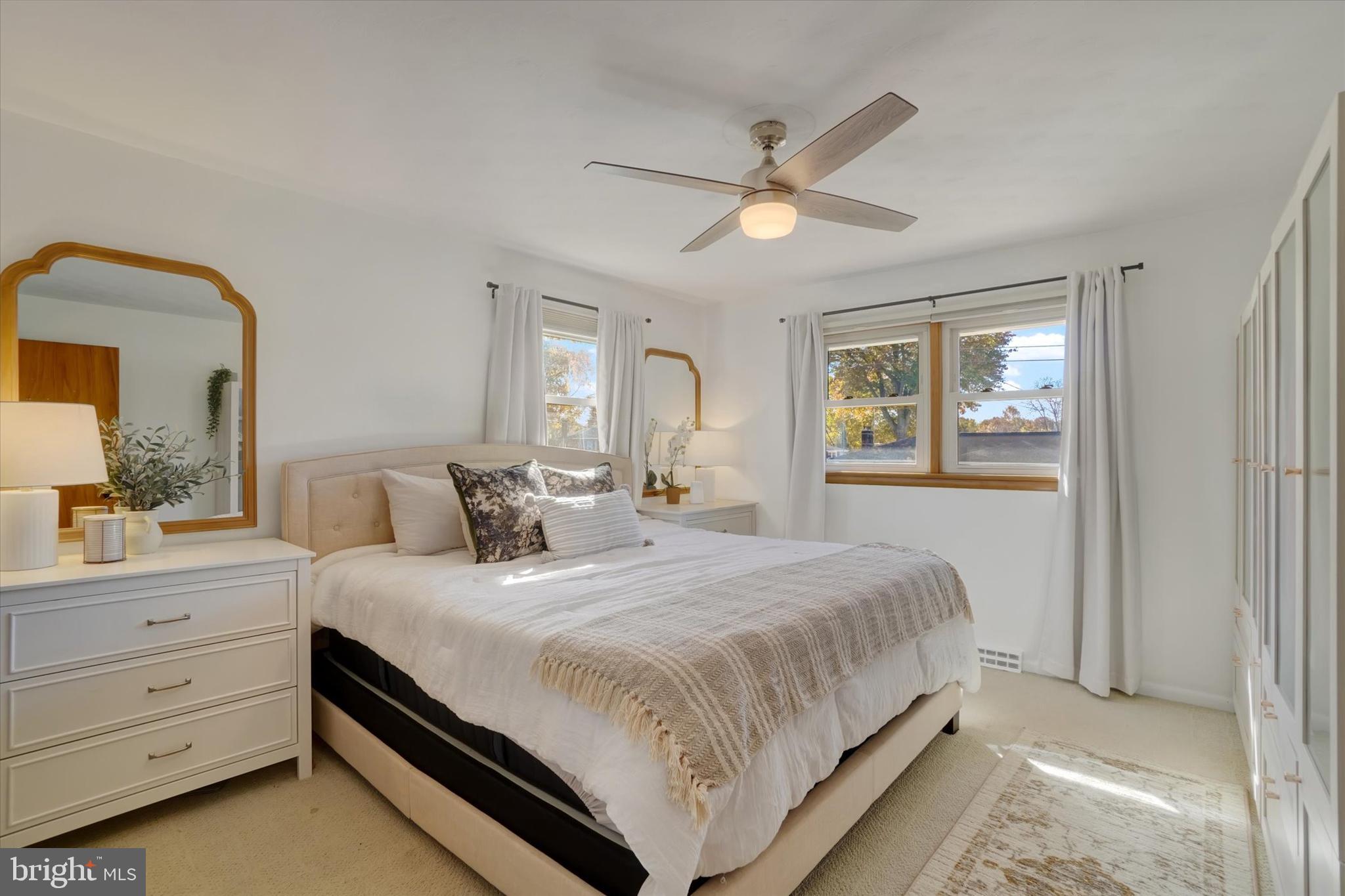 SUNSET LANE - Residential