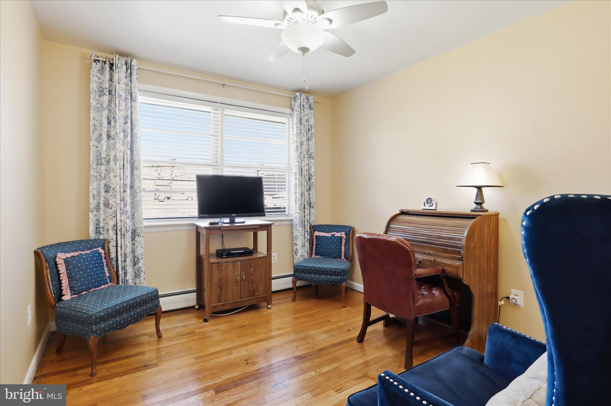 CLINTON - Residential