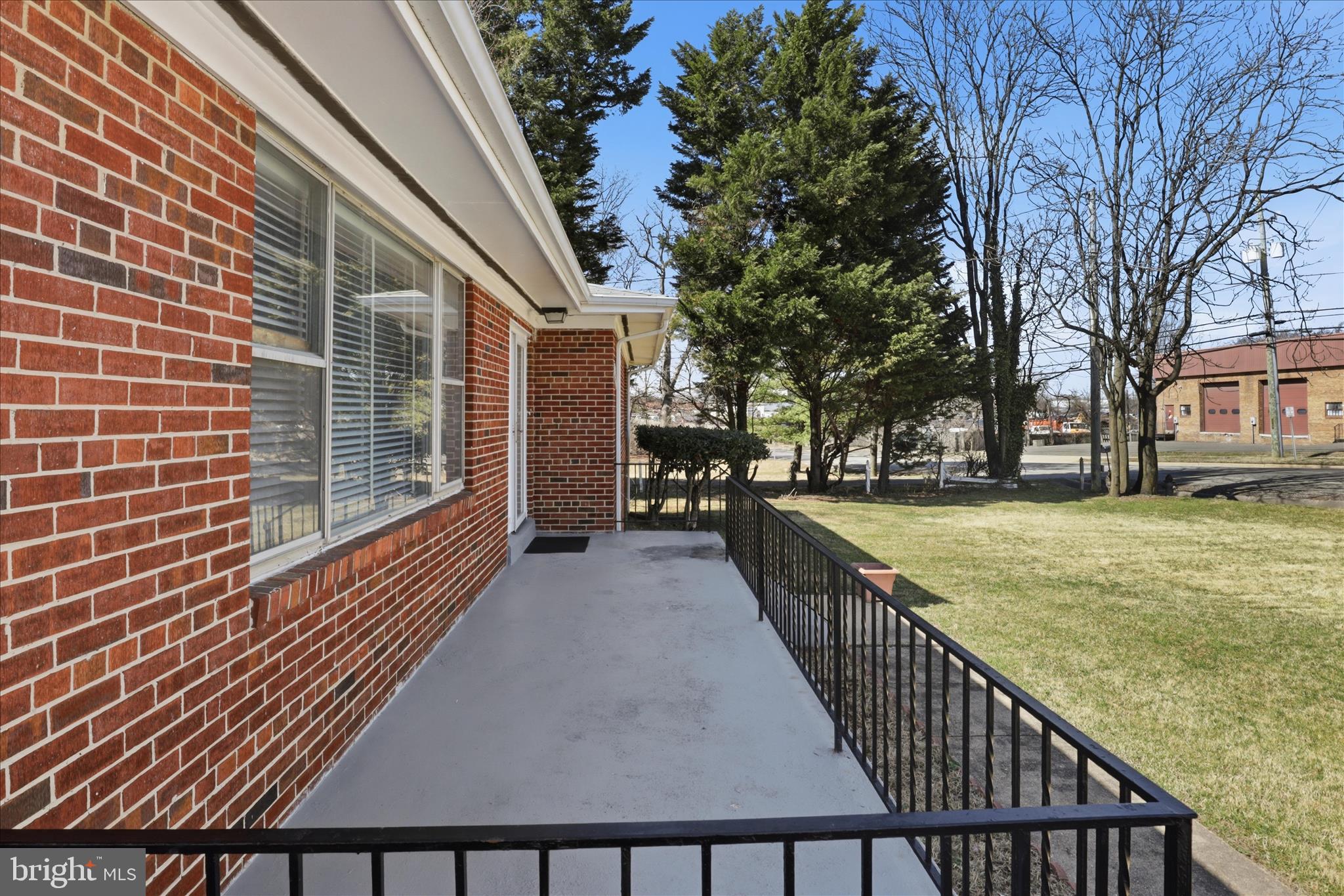 CLINTON - Residential