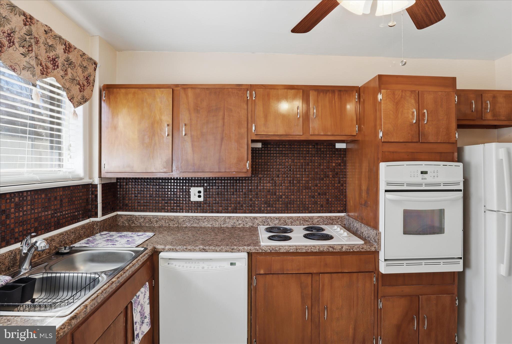 CLINTON - Residential