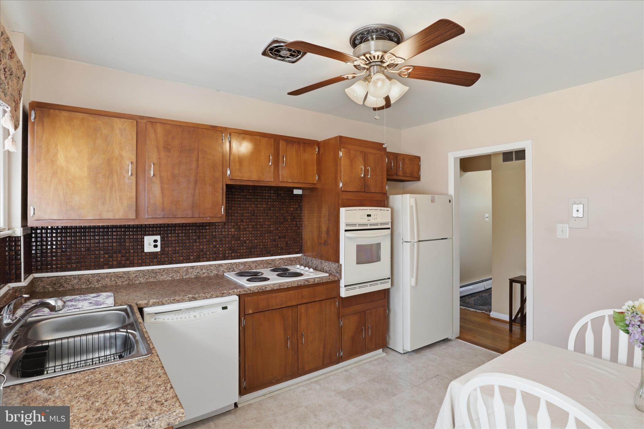 CLINTON - Residential