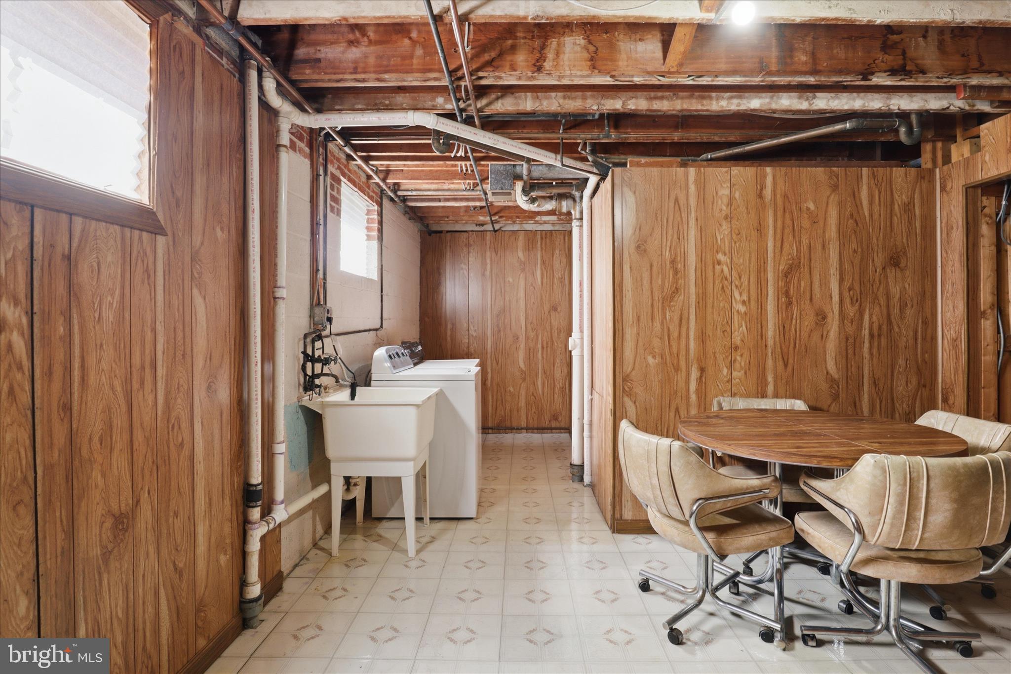 CLINTON - Residential