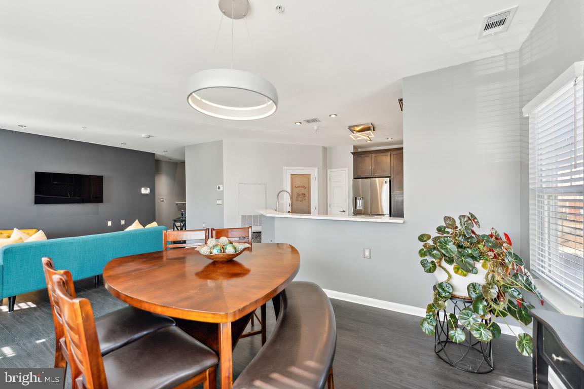 WINDSOR CROSSING - Residential