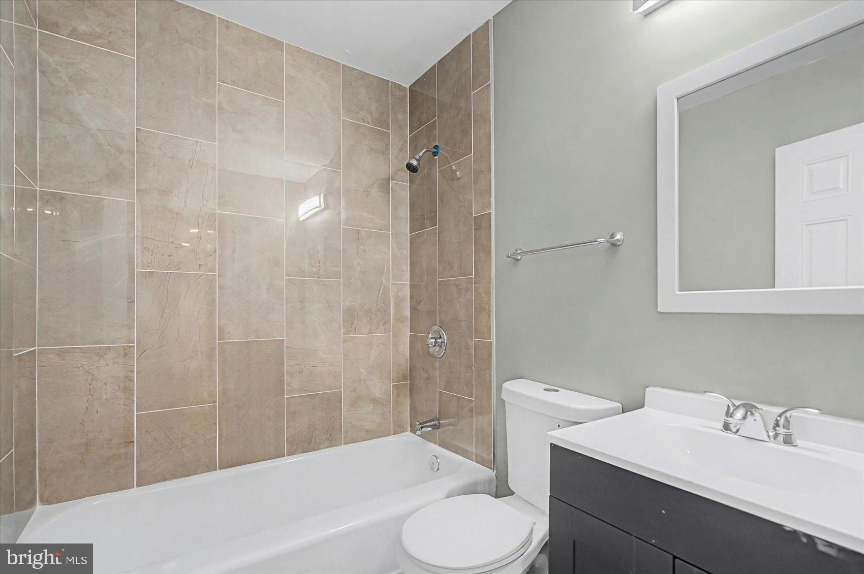 GRAY MANOR - Residential