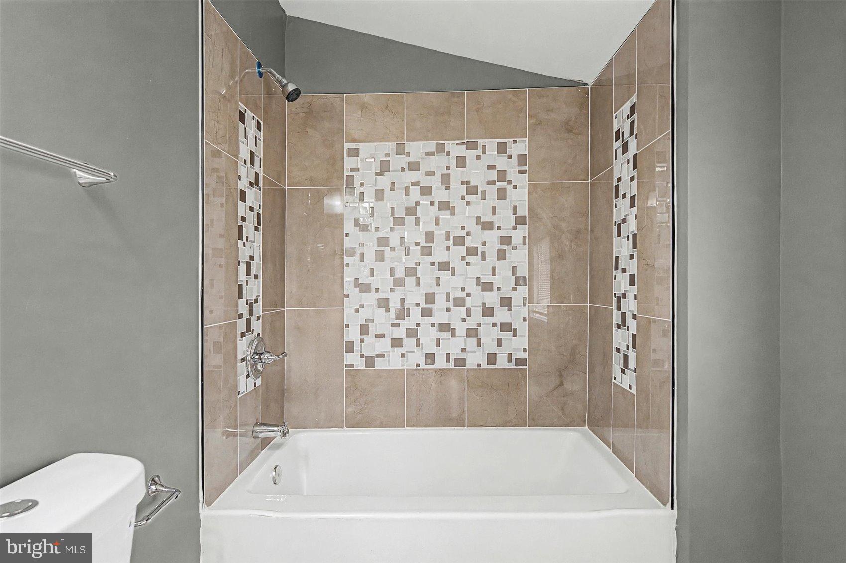 GRAY MANOR - Residential