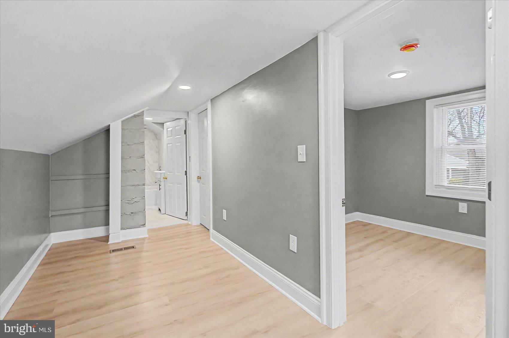 GRAY MANOR - Residential