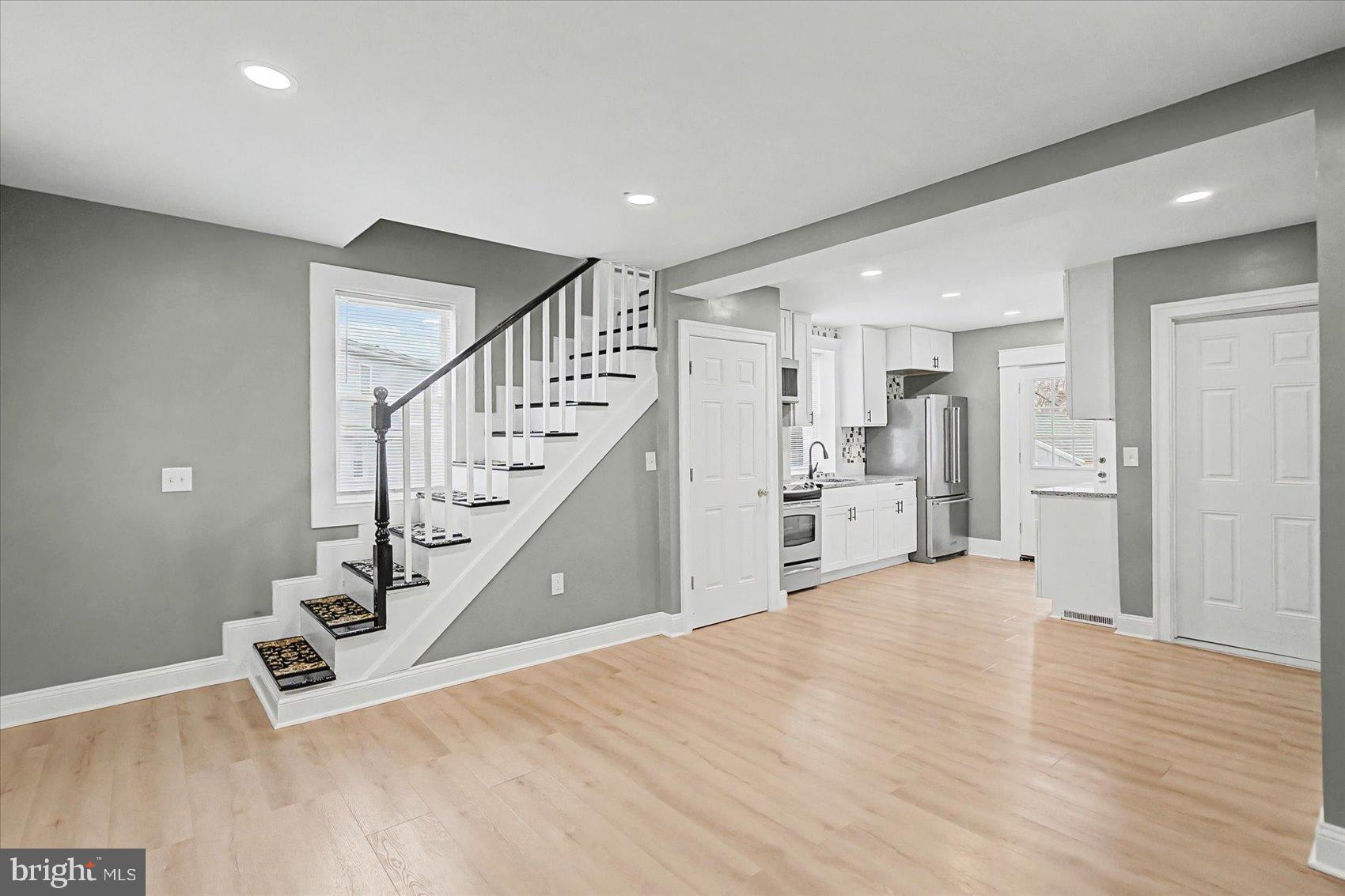 GRAY MANOR - Residential