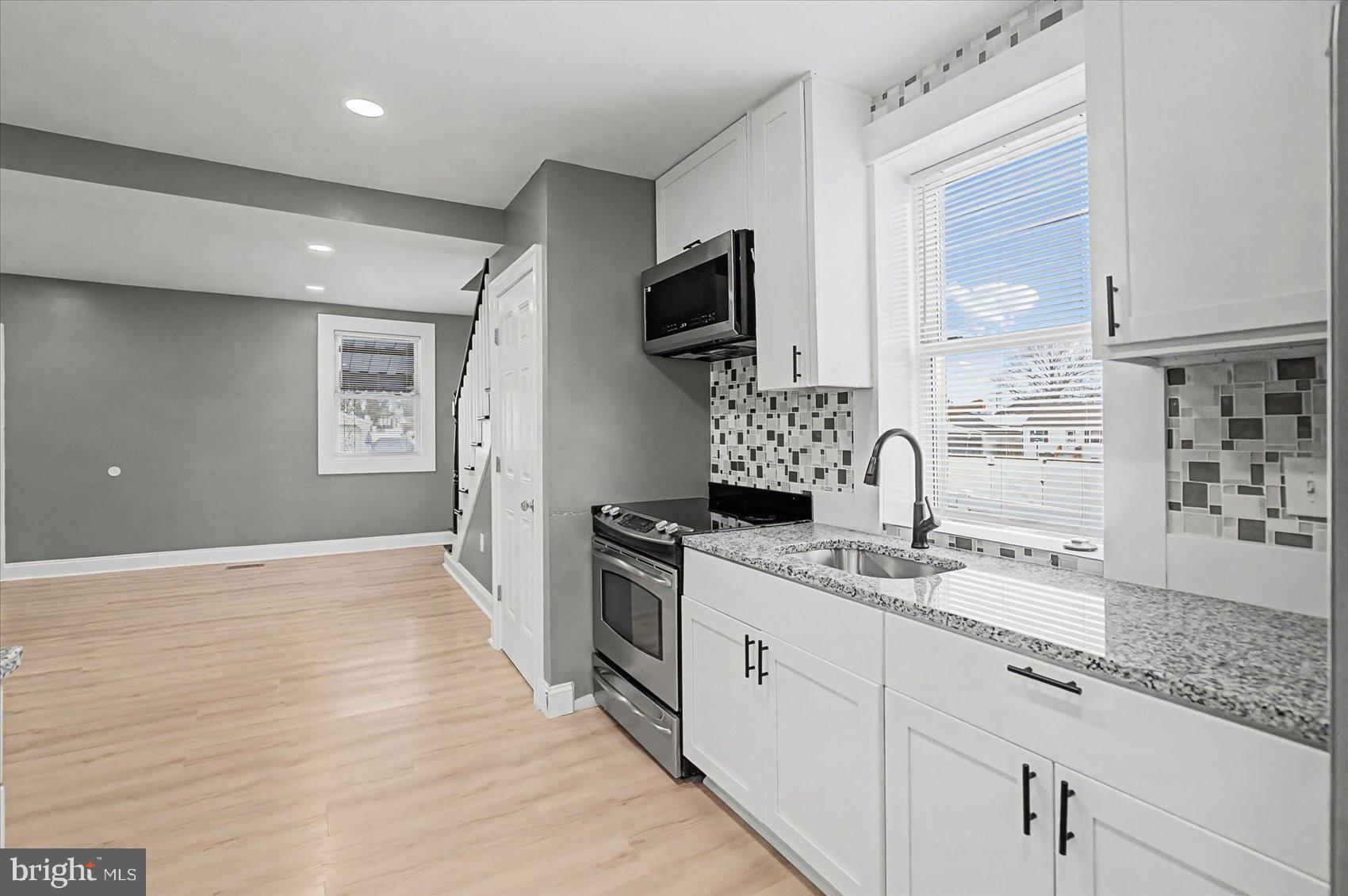 GRAY MANOR - Residential