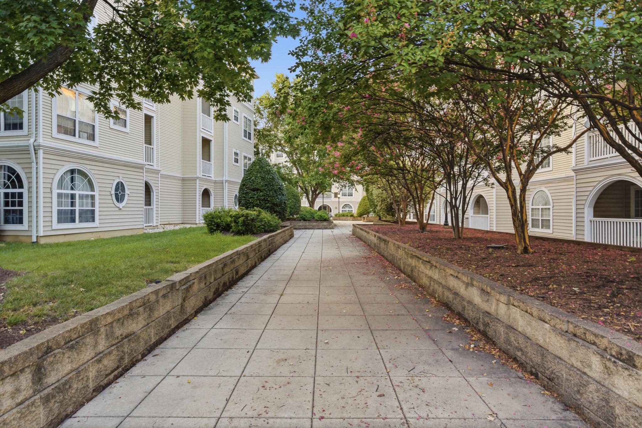 4551 STRUTFIELD LANE 4403