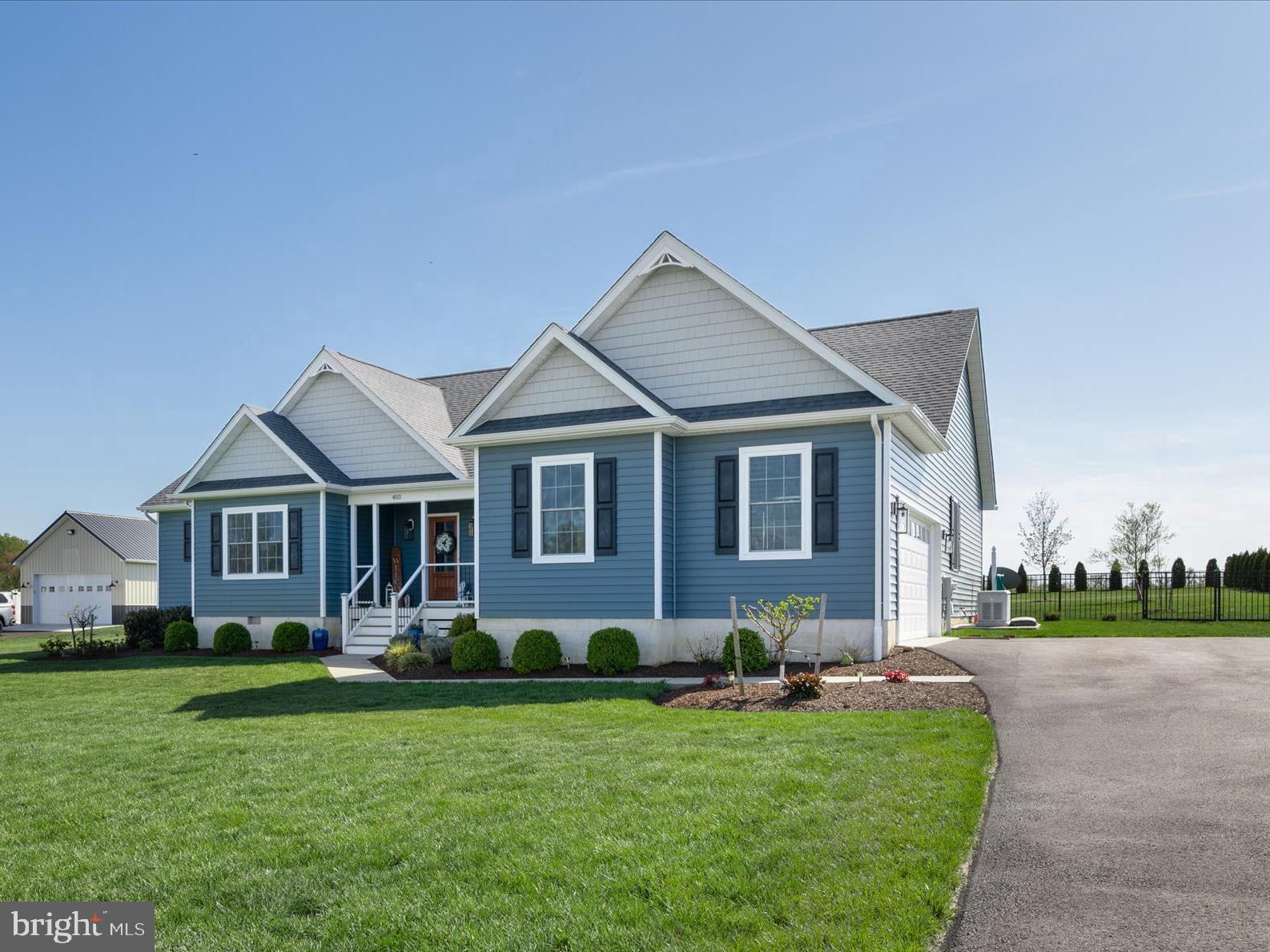 EAGLE MANOR - Residential