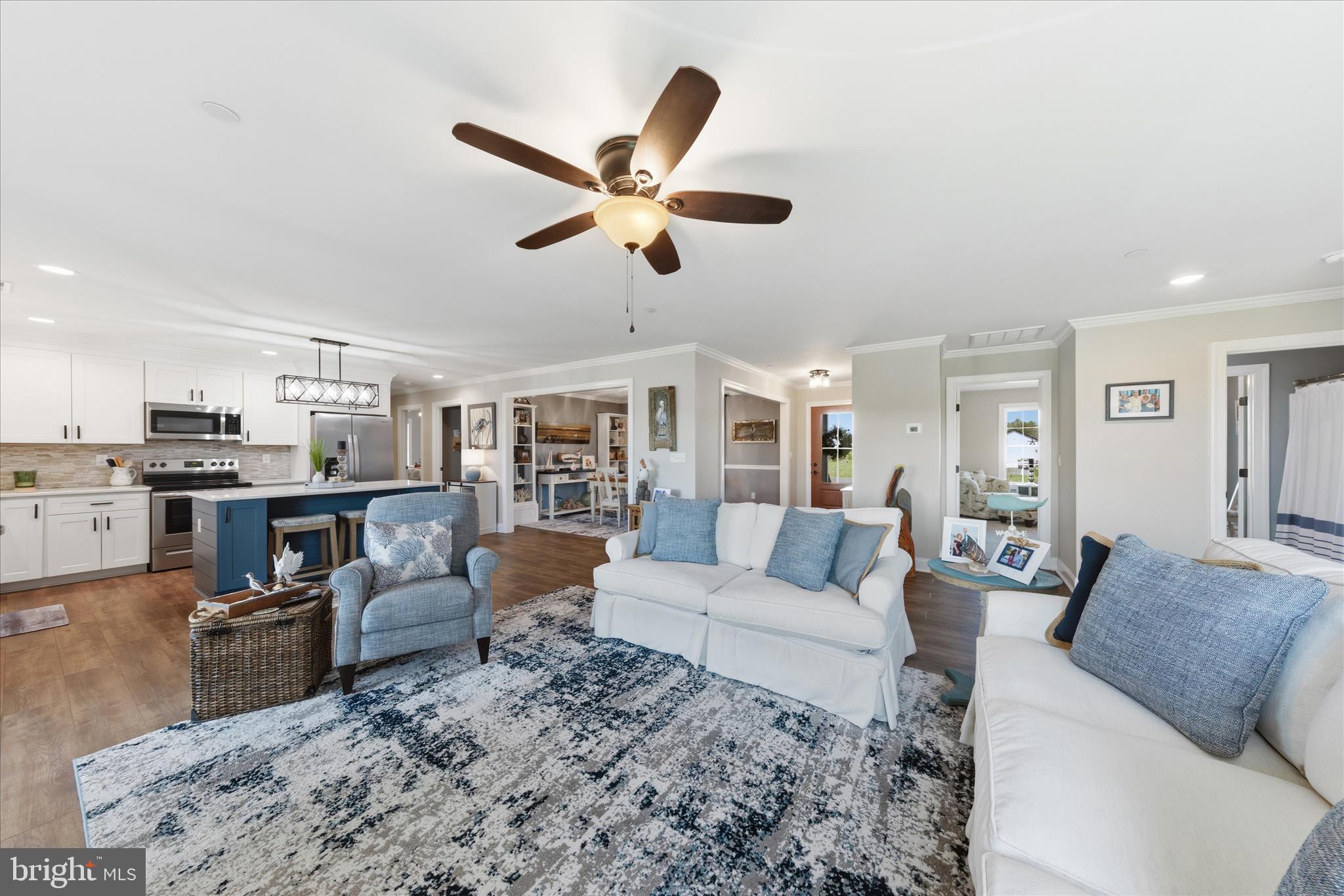 EAGLE MANOR - Residential