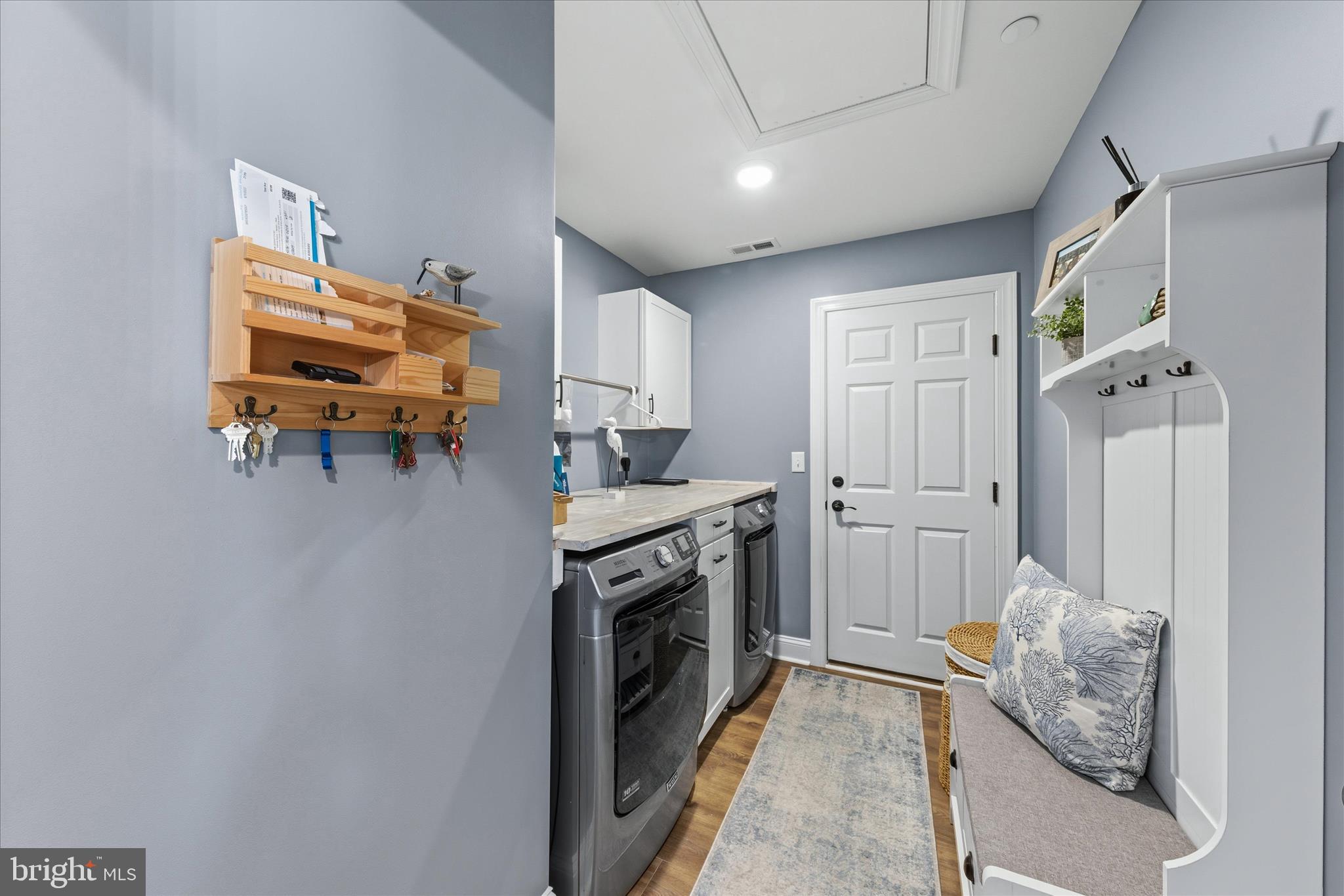 EAGLE MANOR - Residential