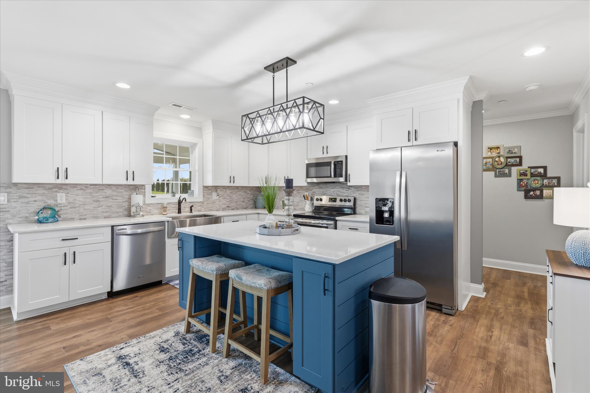 EAGLE MANOR - Residential