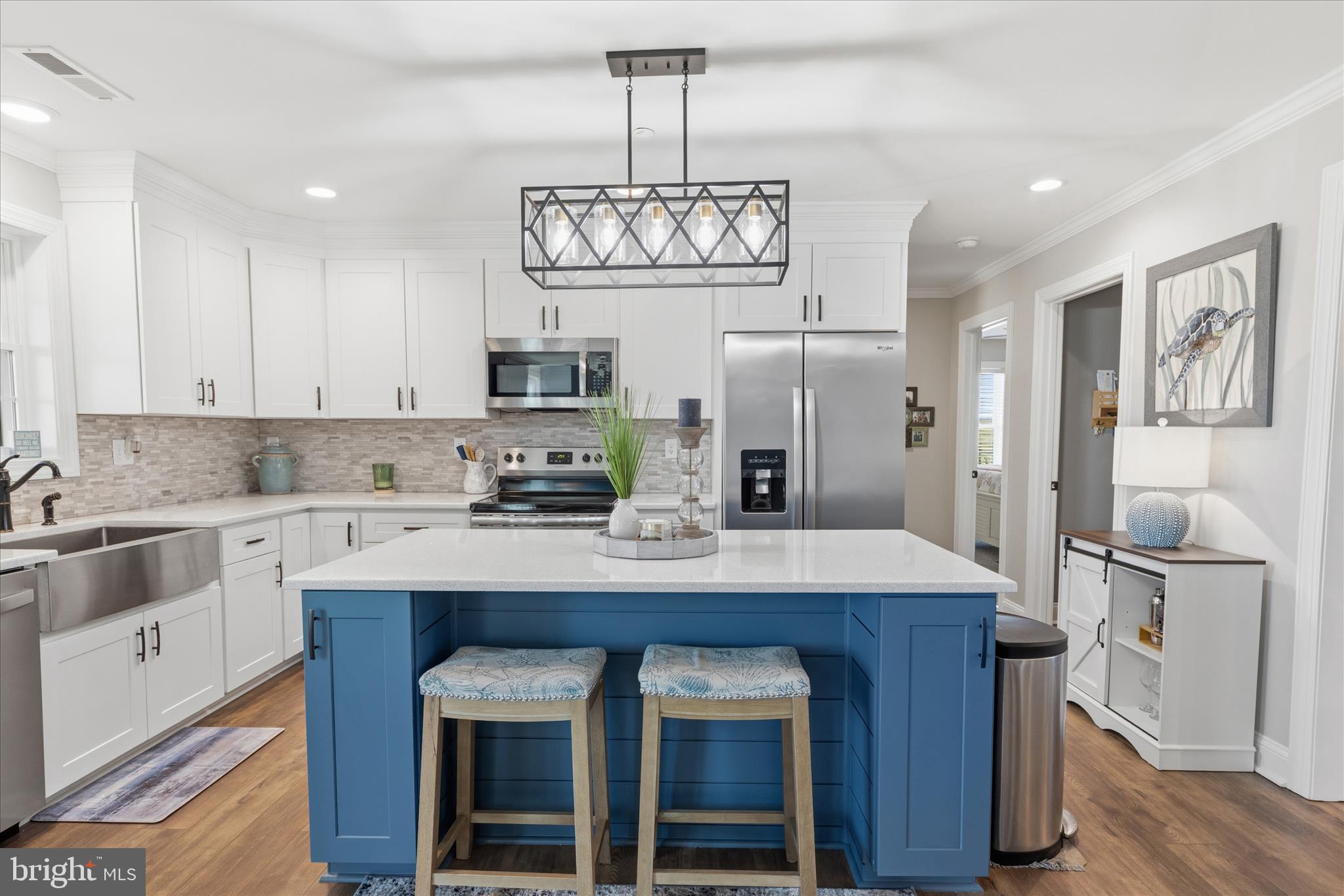 EAGLE MANOR - Residential