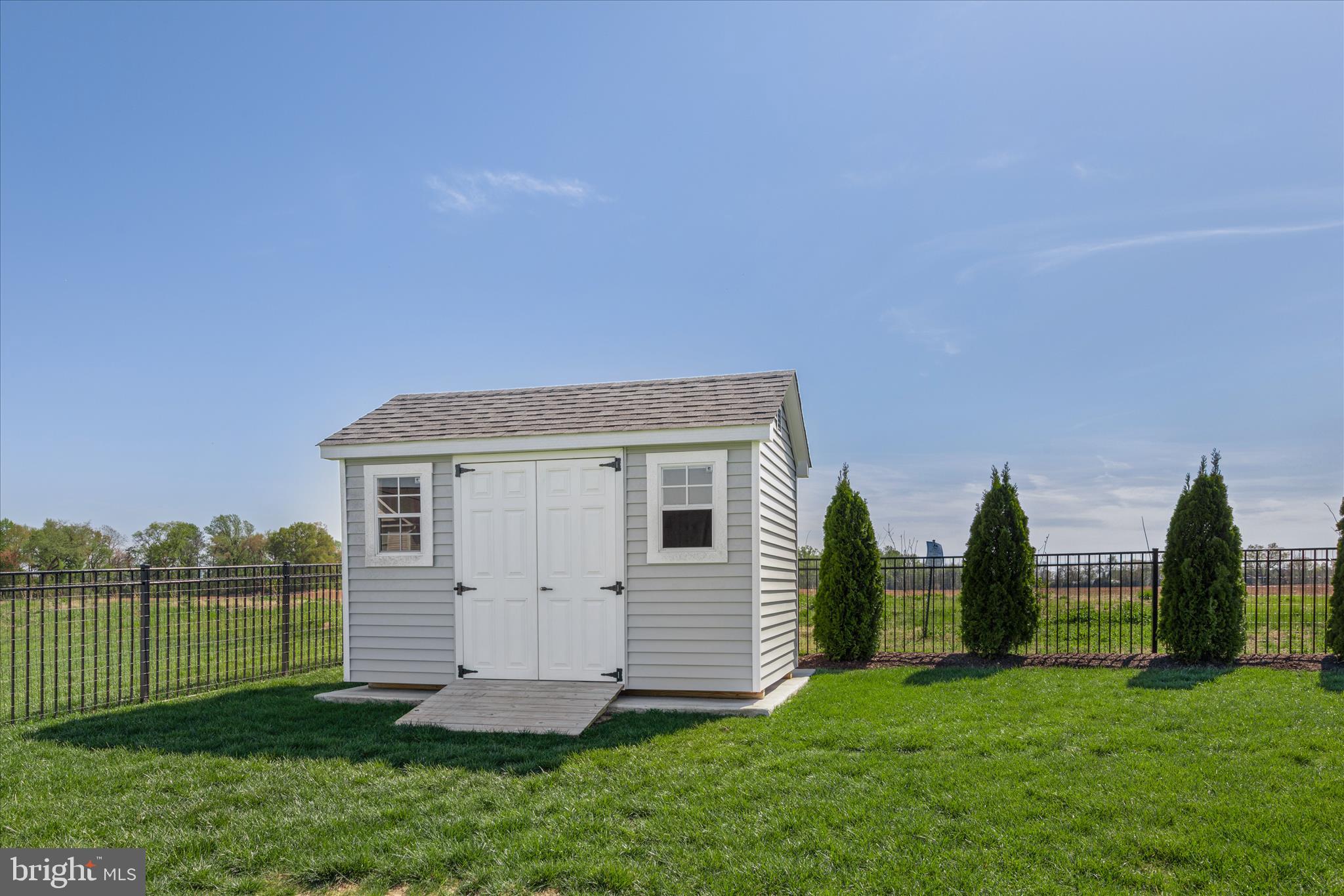 EAGLE MANOR - Residential