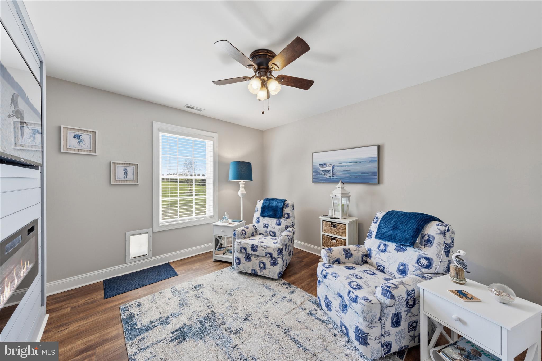 EAGLE MANOR - Residential