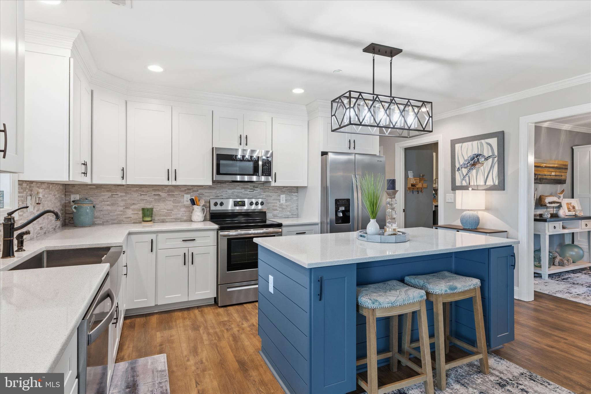 EAGLE MANOR - Residential