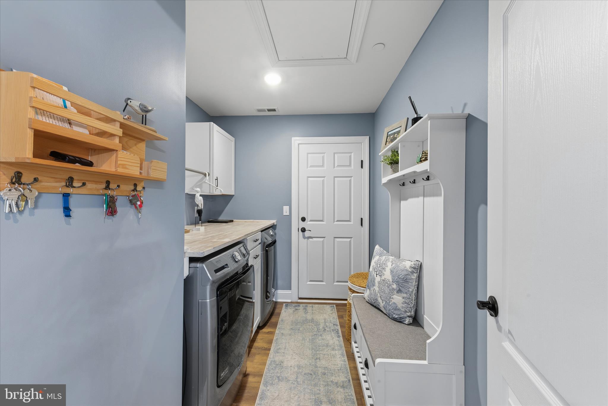 EAGLE MANOR - Residential