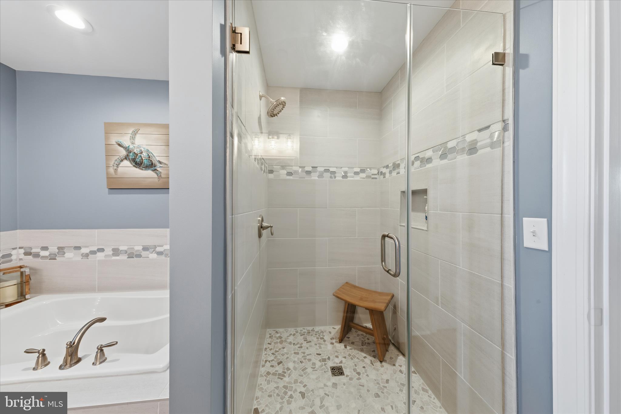 EAGLE MANOR - Residential