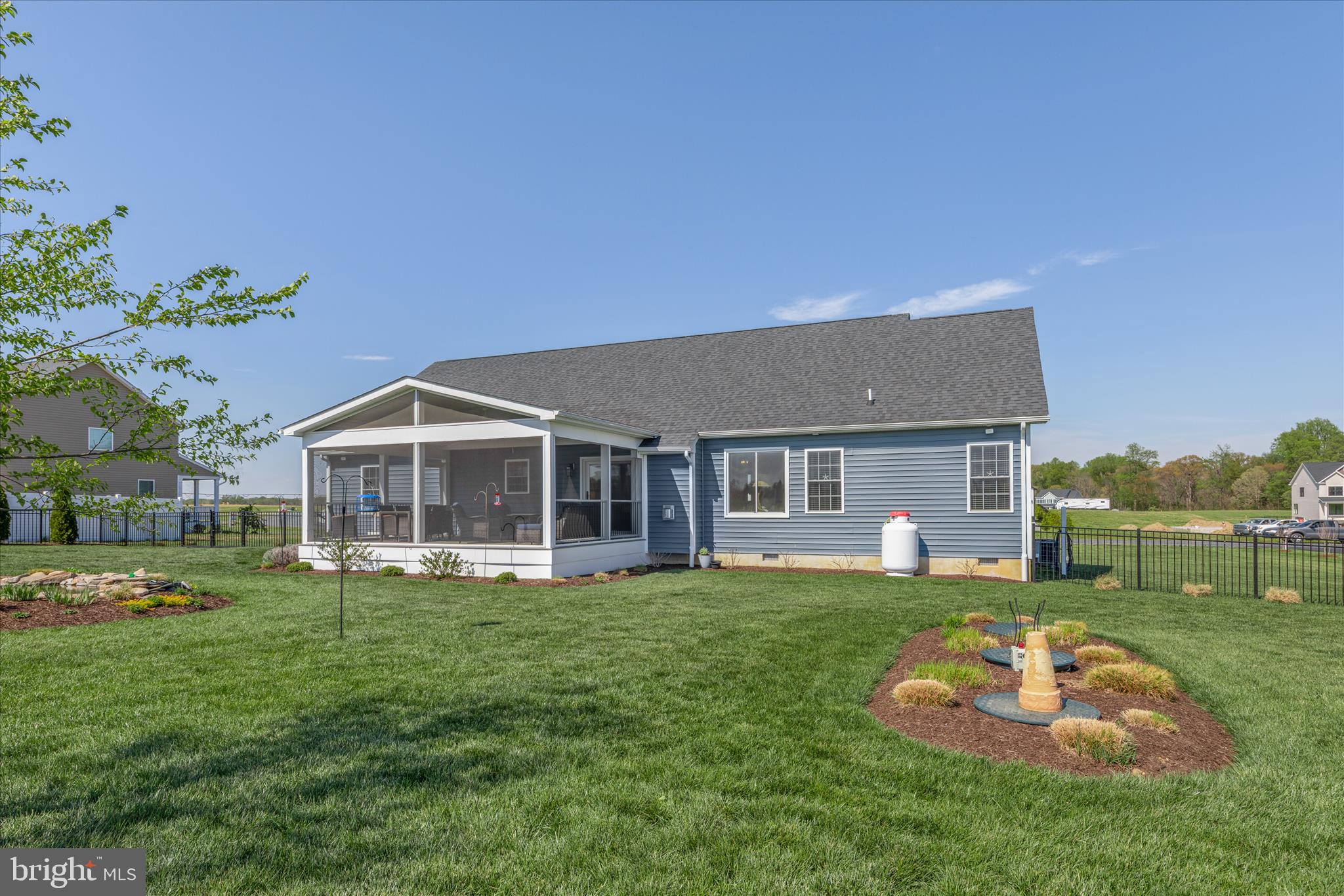 EAGLE MANOR - Residential