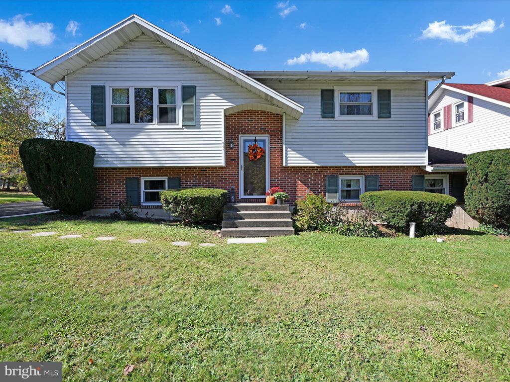 Photo of 93 Washington Street, MIDDLEPORT, PA 17953 (MLS # PASK2023868)
