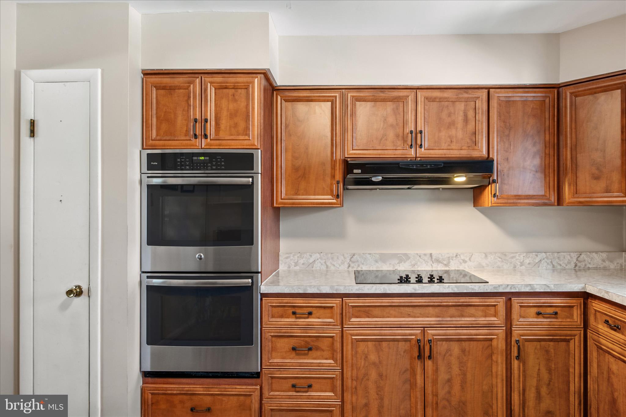 TANTALLON SQUARE - Residential