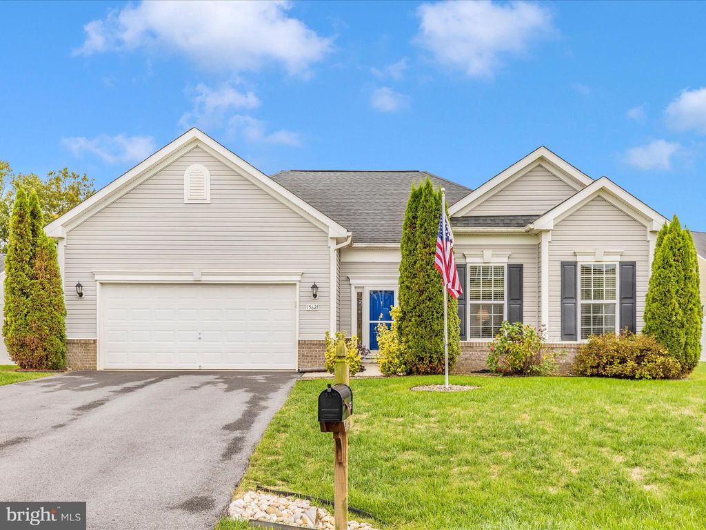 Photo of 15621 Camden Dr N, GREENCASTLE, PA 17225 (MLS # PAFL2030518)