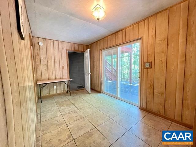 LAKE MONTICELLO - Residential