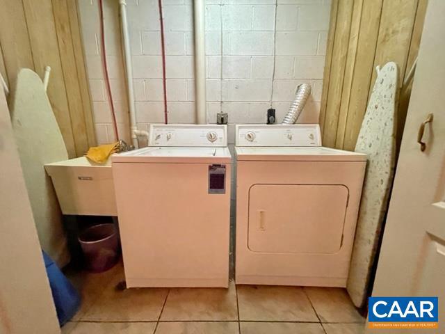 LAKE MONTICELLO - Residential