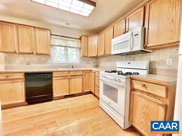 LAKE MONTICELLO - Residential