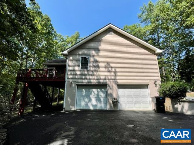 LAKE MONTICELLO - Residential