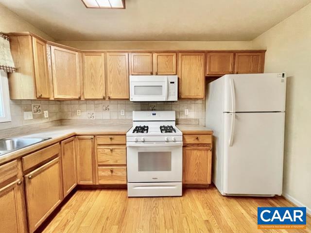 LAKE MONTICELLO - Residential