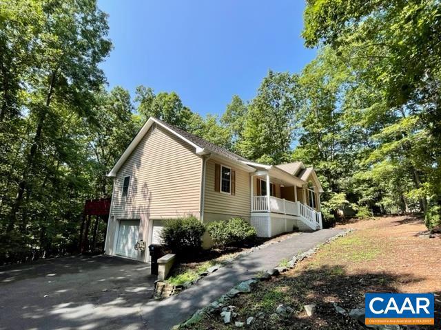 LAKE MONTICELLO - Residential