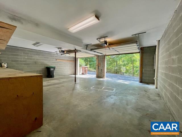 LAKE MONTICELLO - Residential