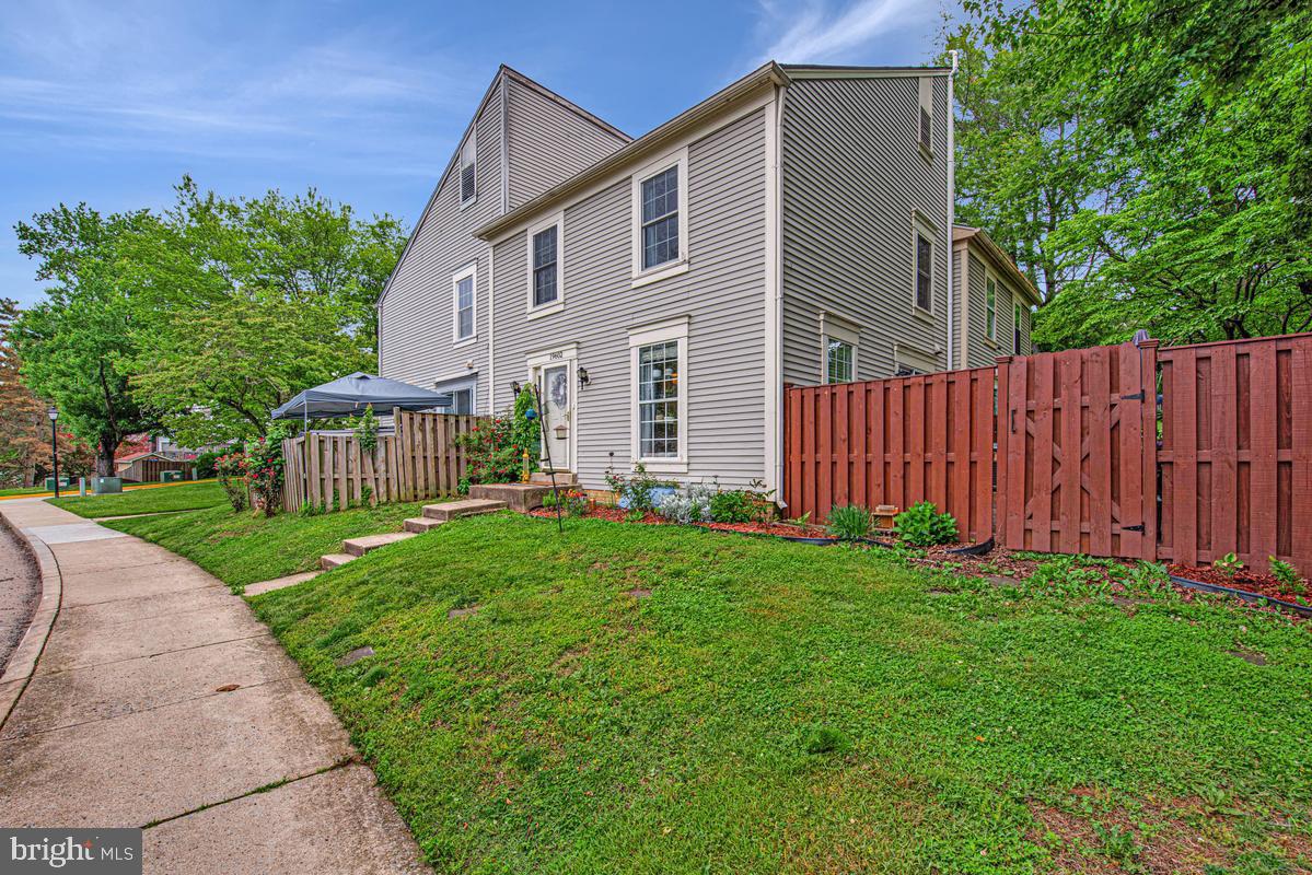 19602 LABELLE COURT