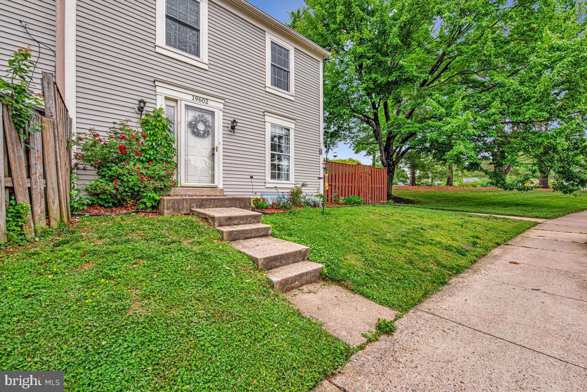 19602 LABELLE COURT