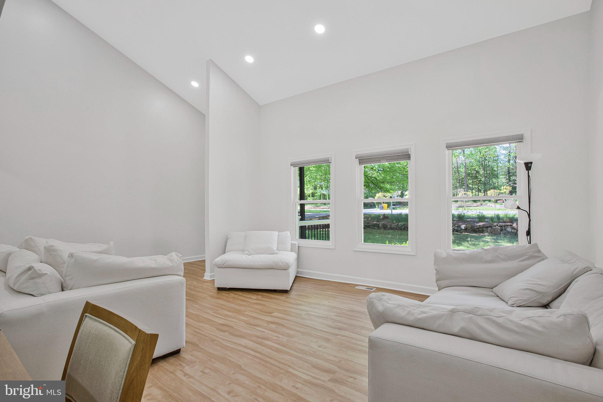 NORTH RIVER FOREST - Residential